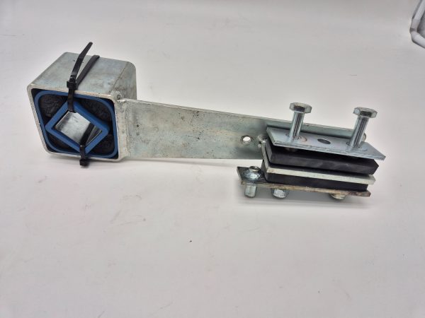 Veerarm met veerblok links.