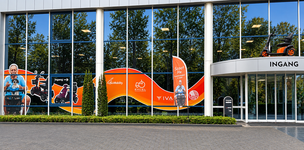 Scootmobielen in de showroom van ScootMe in Waalwijk